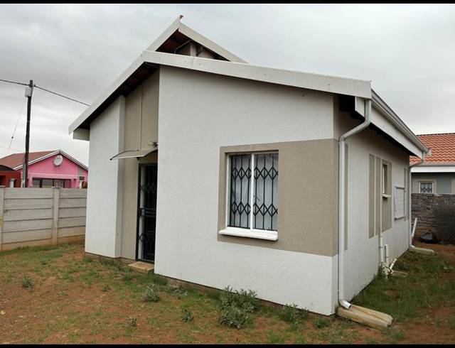 2 BEDROOM HOUSE FOR SALE IN SAVANNA CITY